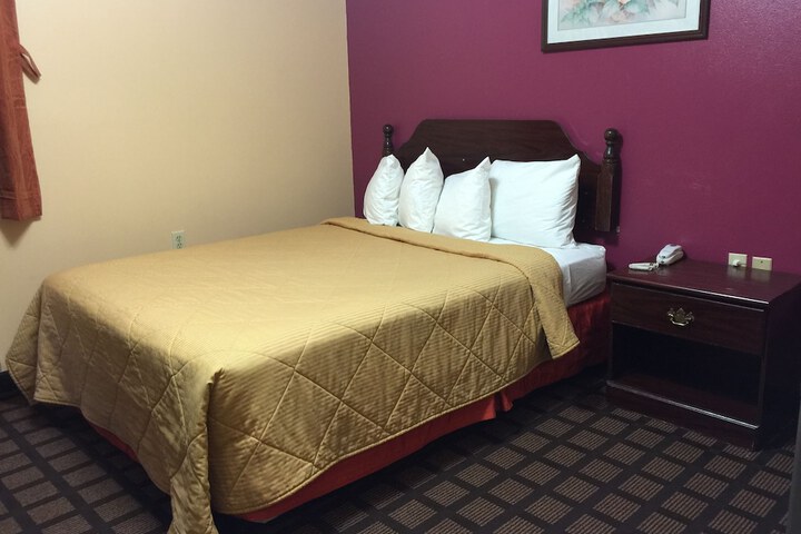 Room 8 of 42