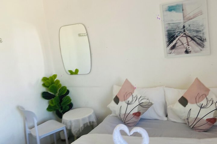 Room 9 of 38