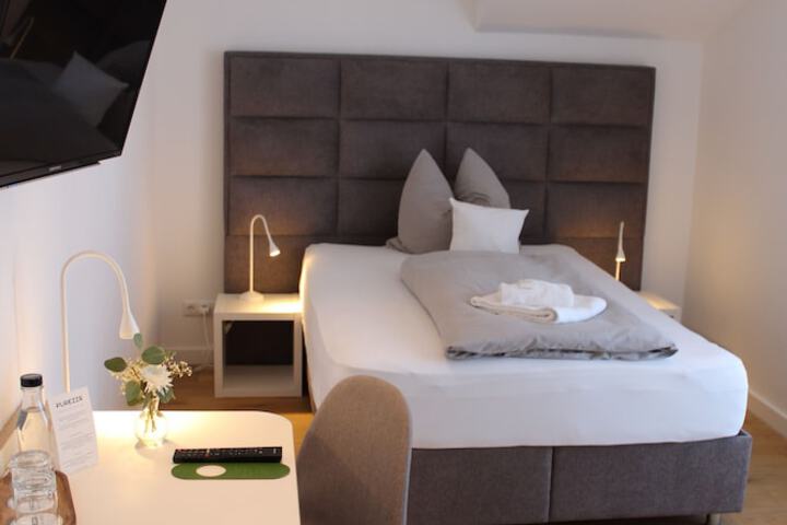 Room 8 of 29