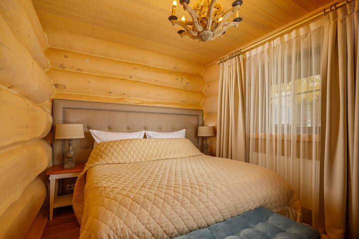 Room 32 of 45