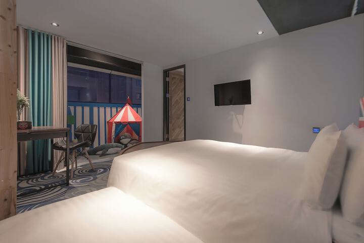 Room 21 of 77