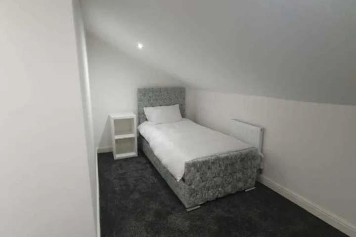 Room 3 of 16