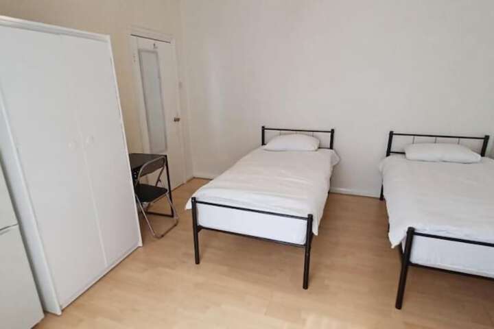 Room 3 of 64