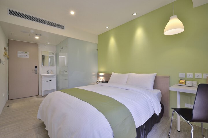 Room 16 of 62