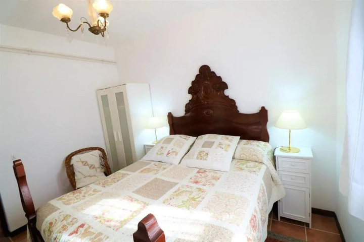 Room 2 of 8