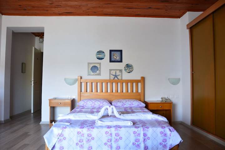 Room 27 of 91