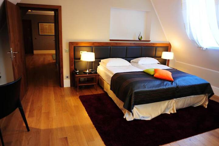 Room 17 of 57
