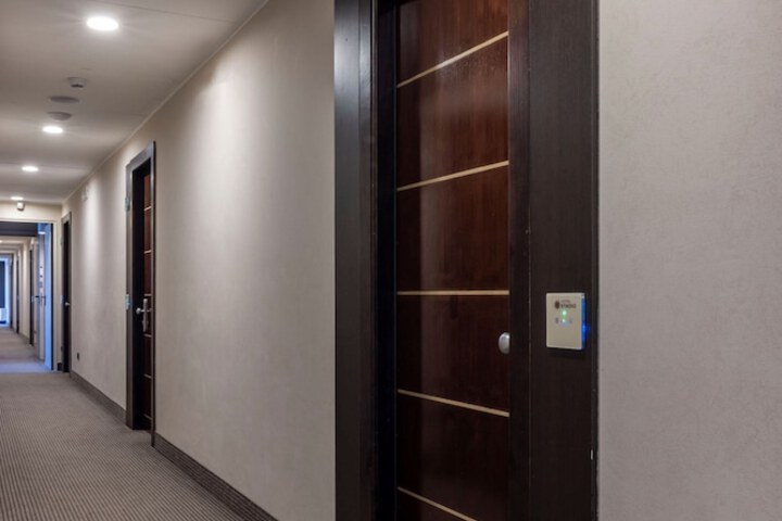 Ballroom/Hall 32 of 35