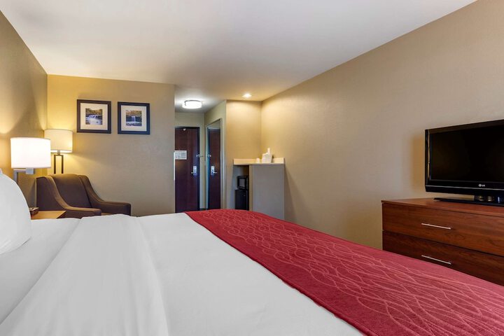 Room 9 of 34