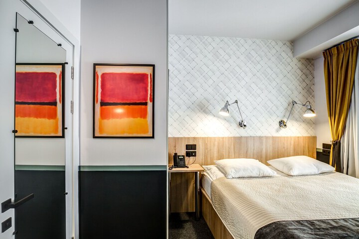 Room 16 of 47