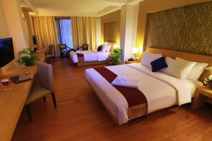 Room 4 of 27