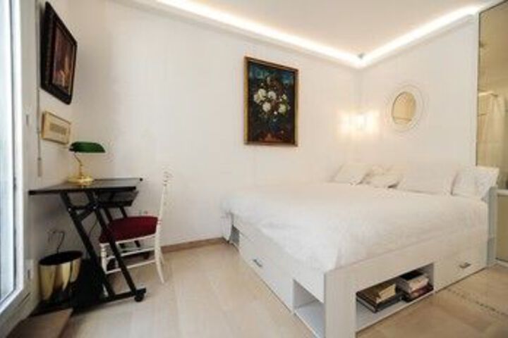 Room 9 of 31