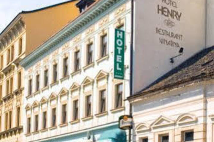 Photo of HENRY