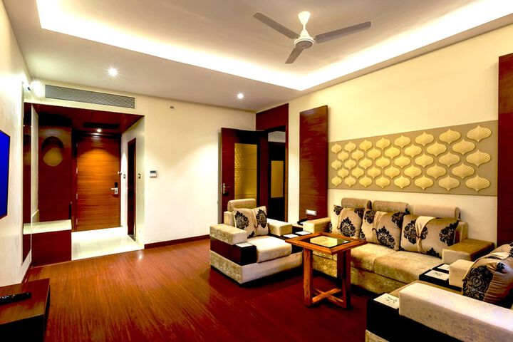 Room 9 of 29