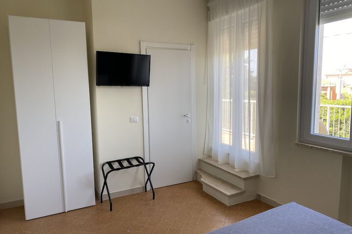 Room 14 of 99