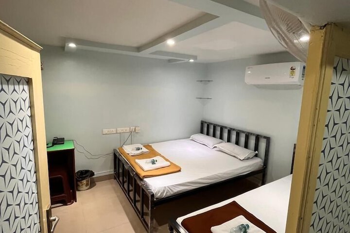 Room 10 of 31