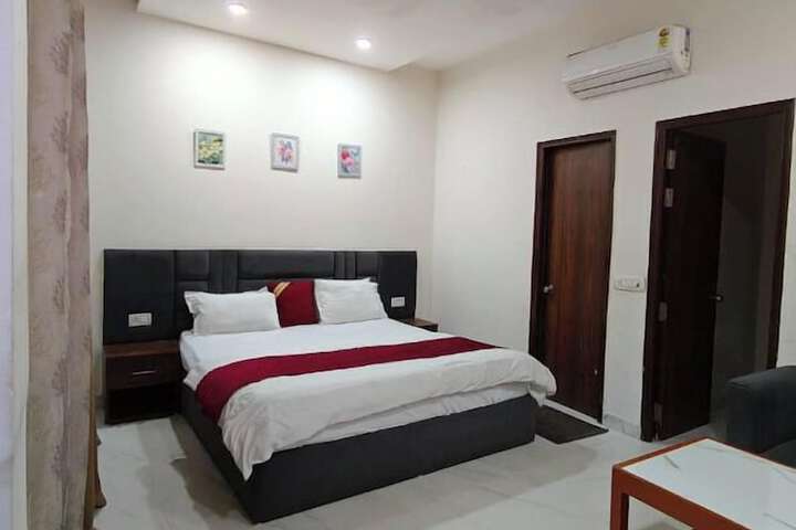 Room 20 of 54