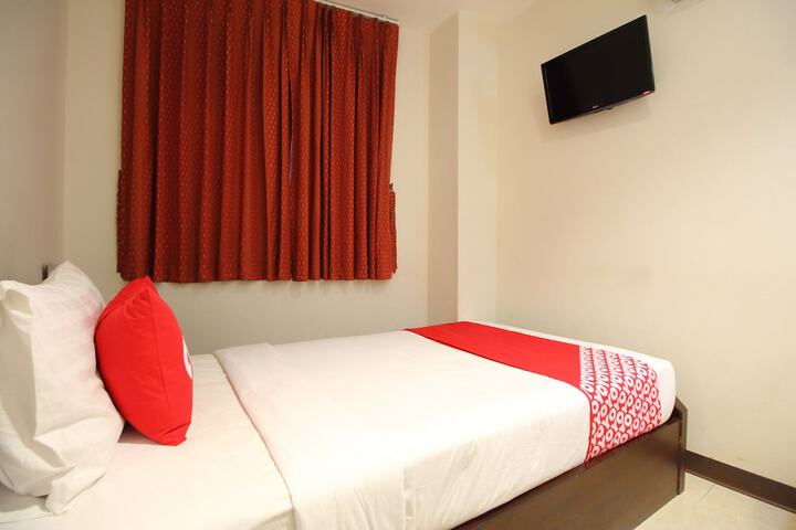 Room 14 of 37