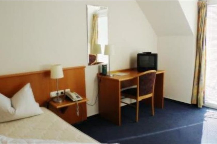 Room 3 of 3