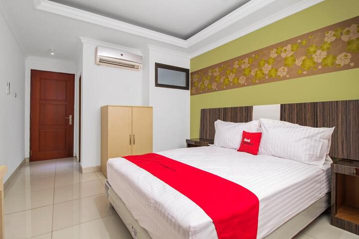 RedDoorz near Eka Hospital BSD 2
