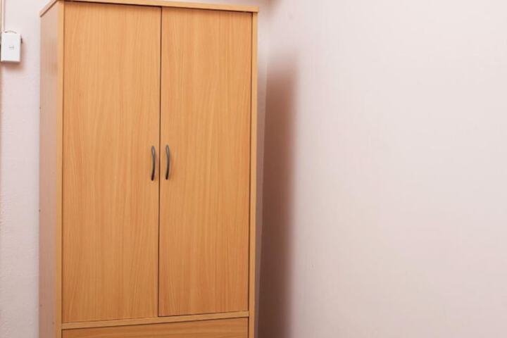 Room 3 of 35