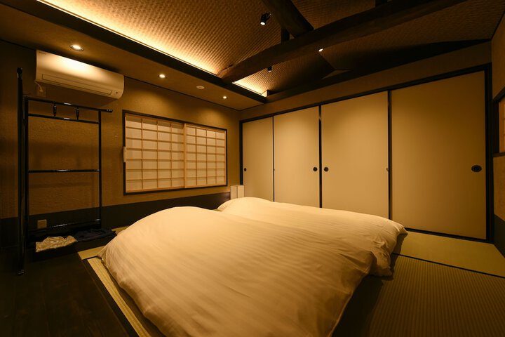 Room 6 of 52