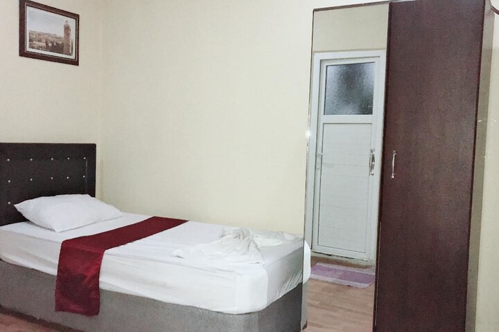 Room 4 of 20