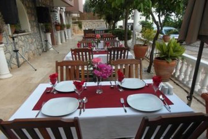 Dining 70 of 94