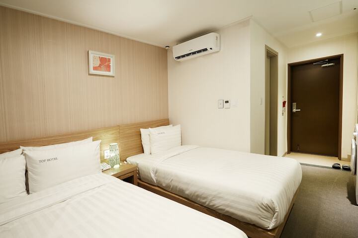 Room 8 of 44