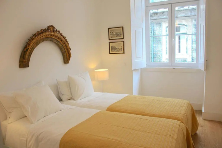Room 2 of 11