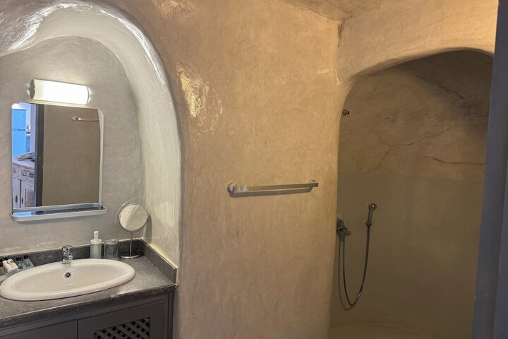 Room 82 of 119