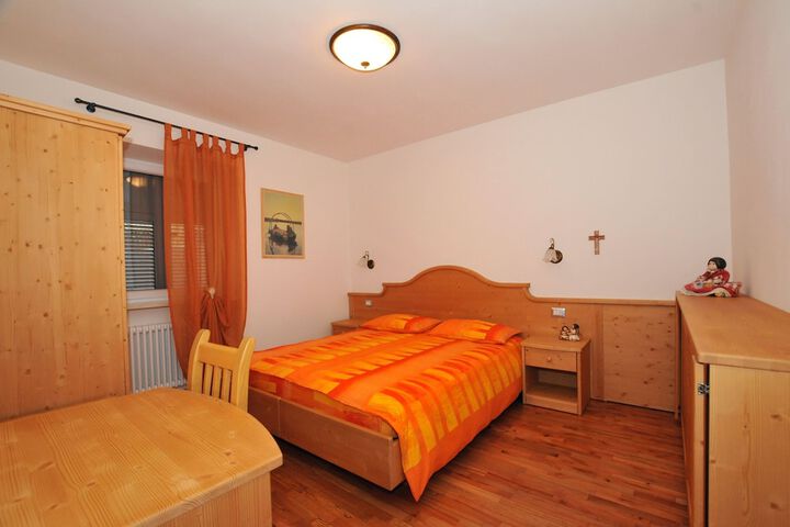 Room 6 of 23