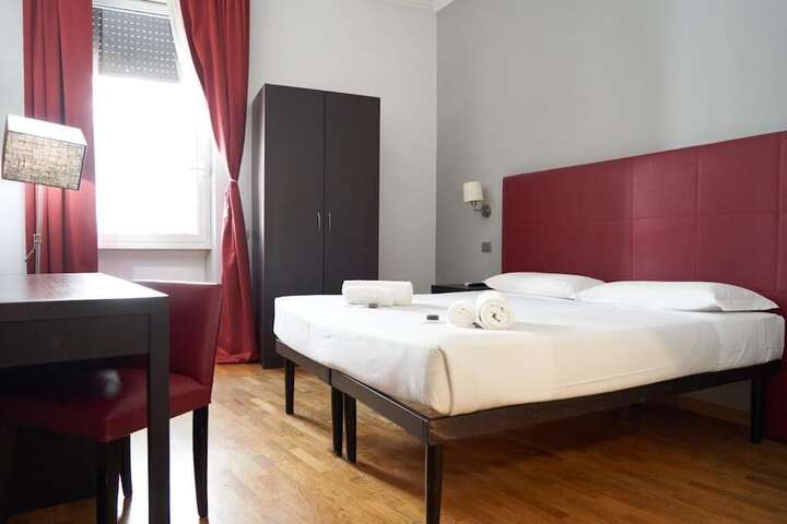 Room 8 of 19