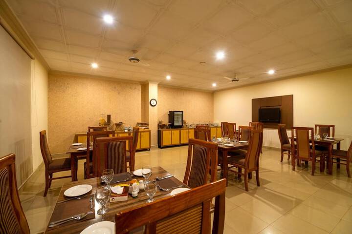 Dining Photos