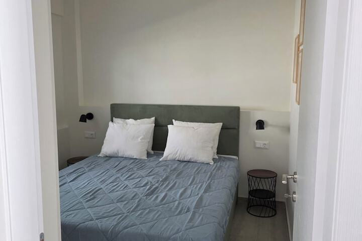 Room 4 of 10