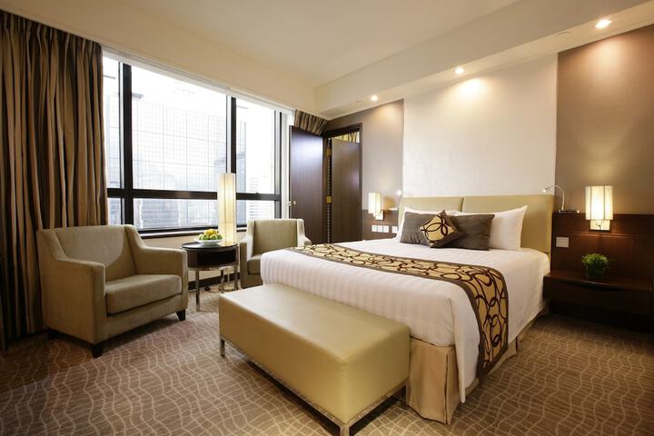 Room 12 of 65