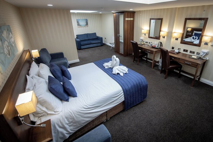 Room 14 of 48
