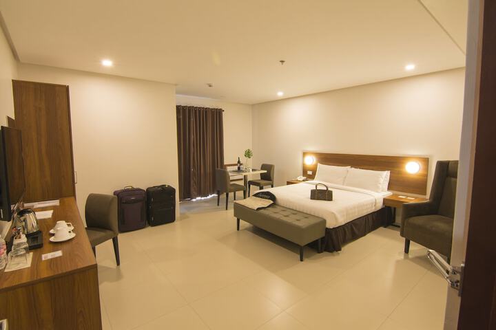 Room 4 of 30