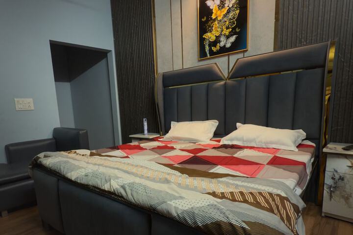 Room 10 of 20