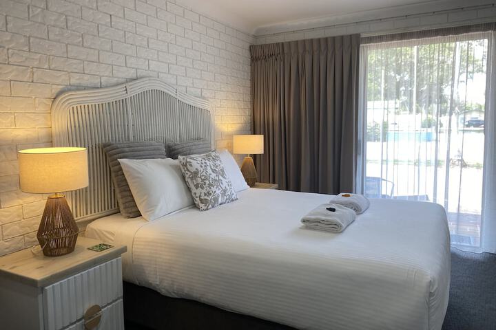 Room 13 of 21