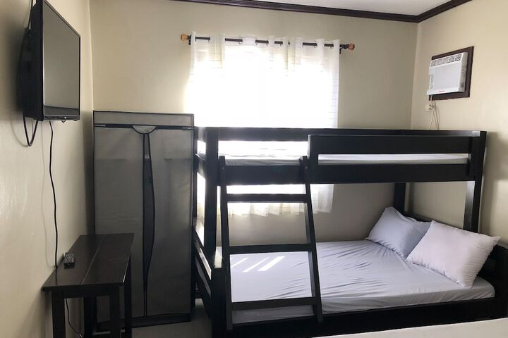 Room 8 of 13