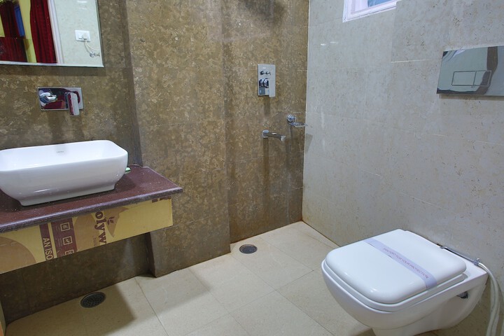 Room 16 of 22