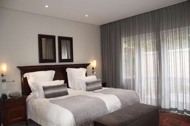 Room 6 of 67