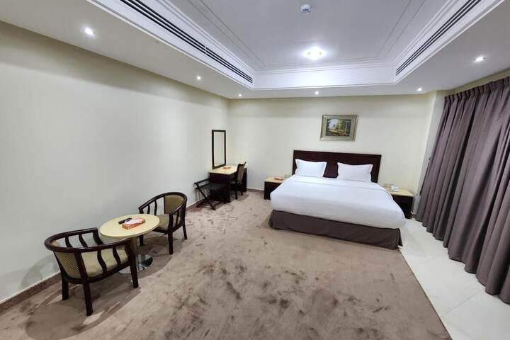 Room 12 of 24