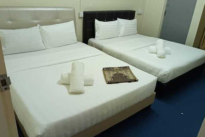 Room 16 of 73