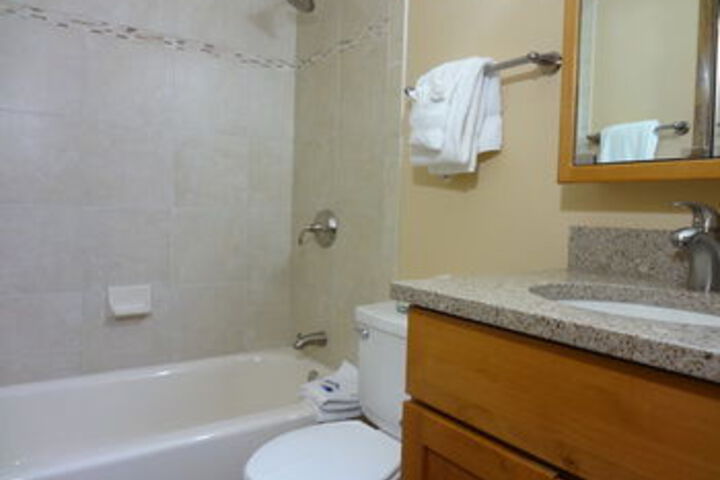 Room 10 of 105