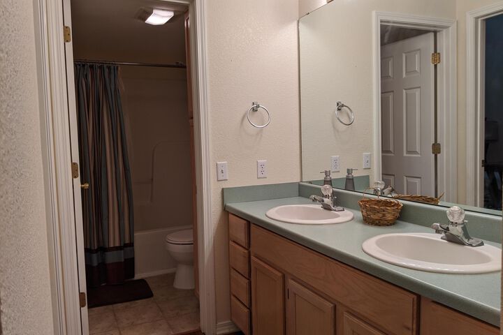 Room 4 of 7