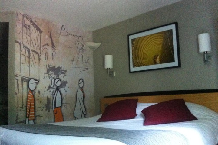 Room 9 of 54