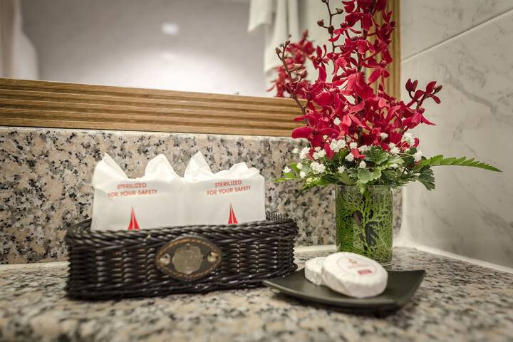 Room 30 of 50