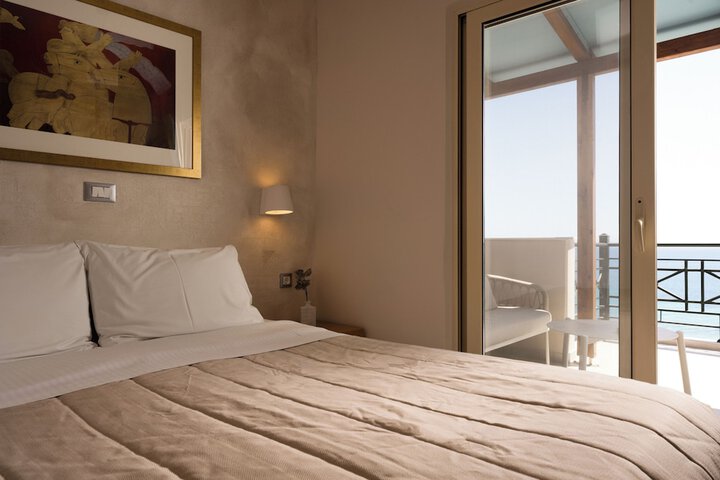 Room 15 of 96